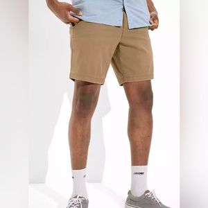 American Eagles Mens khaki shorts, size 28